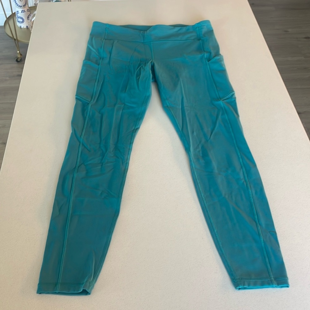 Lululemon Leggings with Pockets
Size 8
Teal Blue  
Normal Wear